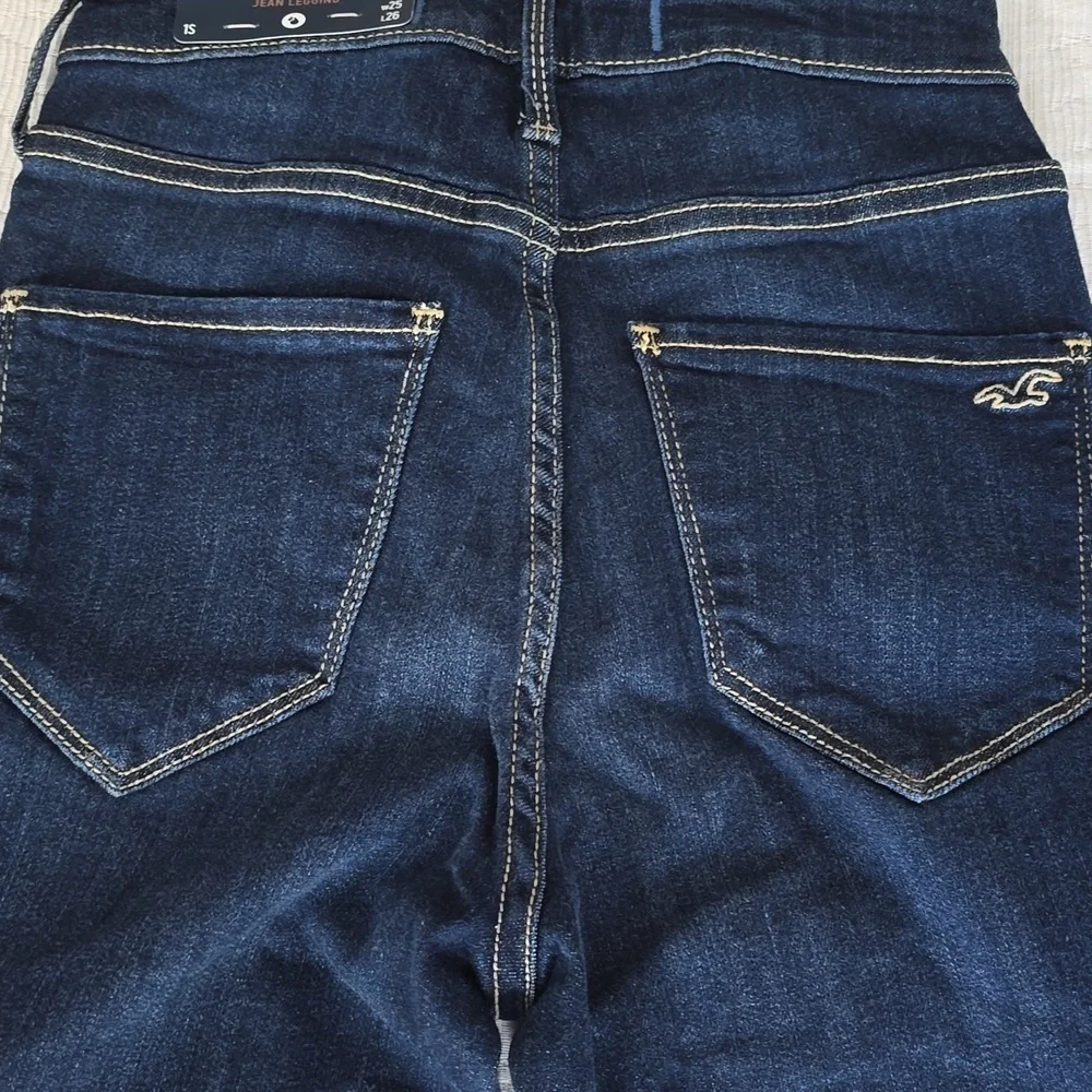 Hollister Ultra High Rise Jean Legging Size 25 Waist (Actual Approx. 23") - Picture 10 of 16